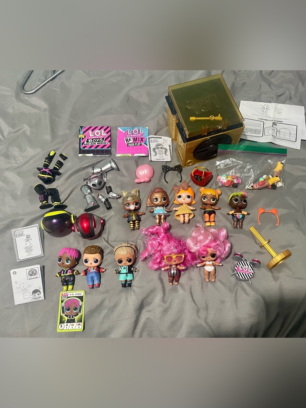 L.O.L bundle with carrier